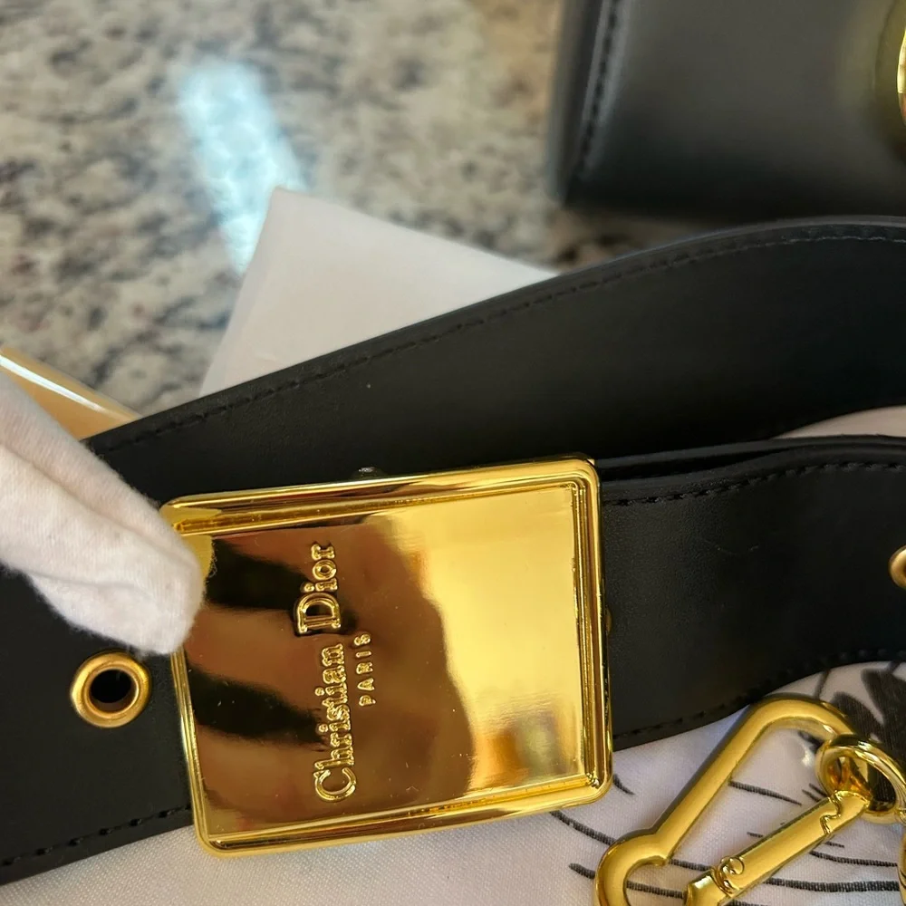 Dior Black Wallet with Gold Hardware - Picture 4 of 12